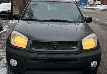 Toyota RAV 4 271.288 km 3.000 &euro; Hamburg 20537