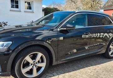 Audi e-tron 33.000 km 27.500 &euro; Bad Oldesloe 23843