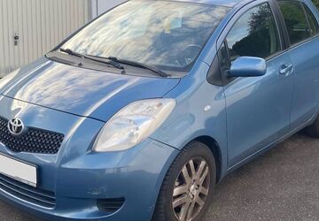 Toyota Yaris 171.000 km 2.750 &euro; Hamburg 22049