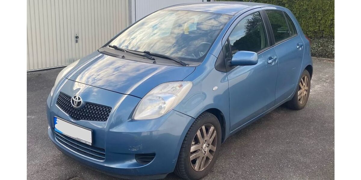 Toyota Yaris 171.000 km 2.750 &euro; Hamburg 22049