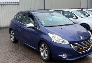 Peugeot 208 156.037 km 3.900 &euro; bad bramstedtr 24576