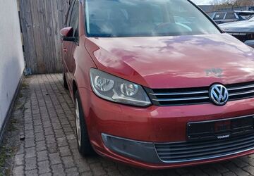 VW Touran 183.328 km 7.499 &euro; Uetersen 25436