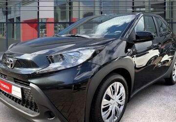 Toyota Aygo (X) 2.500 km 15.450 &euro; Halstenbek 25469