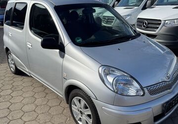 Toyota Yaris 122.700 km 4.550 &euro; Hamburg 20537