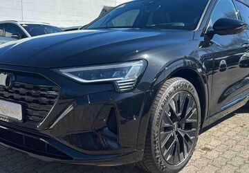 Audi Q8 e-tron 48.389 km 43.950 &euro; Hamburg 22047