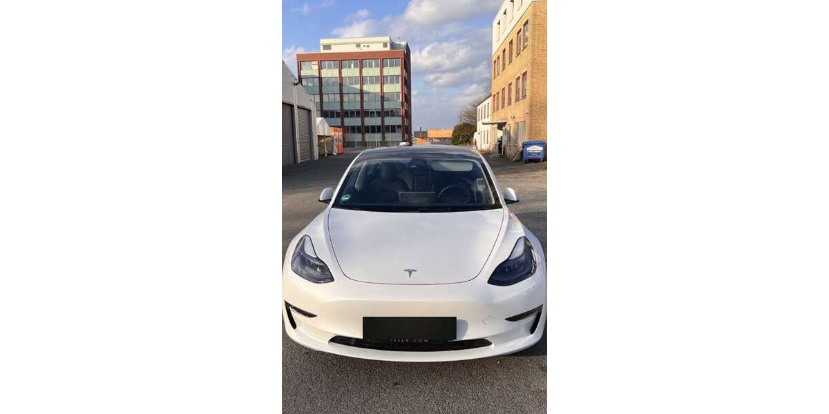 Tesla Model 3 64.000 km 26.900 &euro; Hamburg 22395