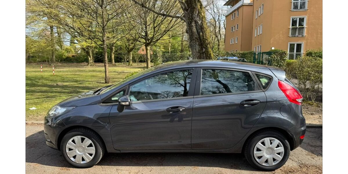 Ford Fiesta 142.428 km 3.799 &euro; Hamburg 22175