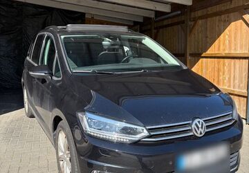 VW Touran 111.450 km 20.600 &euro; Wrist 25563