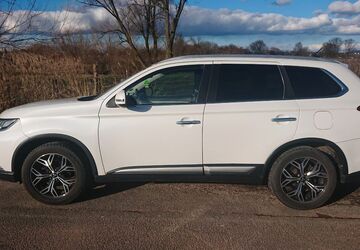 Mitsubishi Outlander 134.500 km 12.400 &euro; Hamburg 21129