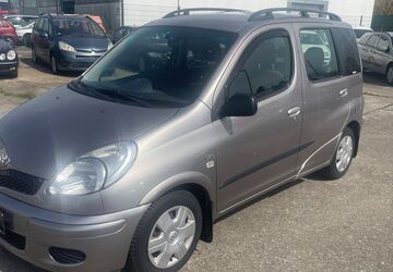 Toyota Yaris 208.000 km 2.200 &euro; Hamburg 22045