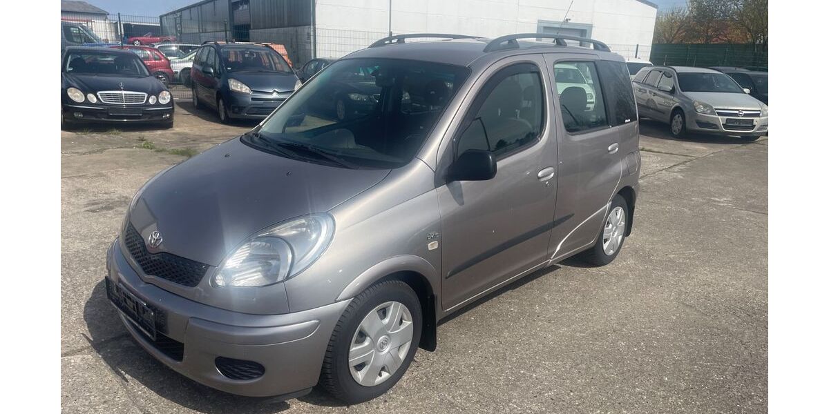 Toyota Yaris 208.000 km 2.200 &euro; Hamburg 22045