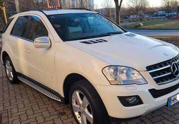 Mercedes-Benz ML 300 230.959 km 11.500 &euro; Hamburg 22147