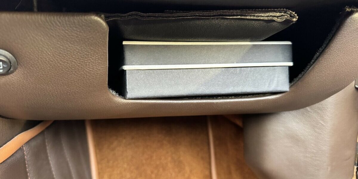 Morgan Plus 8 4.8 AERO8 GOLDFINGER 007 9.999 km 139.999 &euro; Hamburg 22339