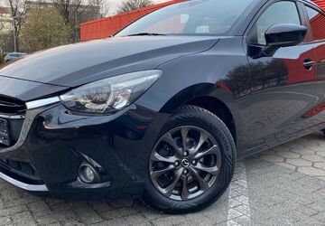 Mazda 2 84.000 km 13.480 &euro; Hamburg 22179
