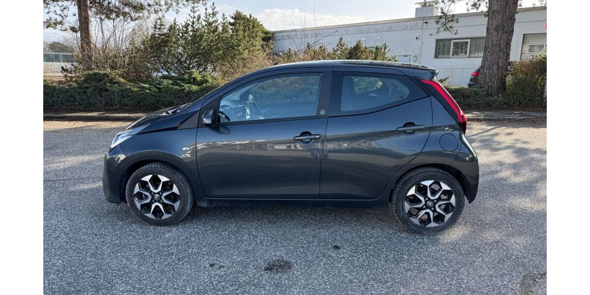 Toyota Aygo (X) 6.453 km 11.999 &euro; Barsbüttel 22885