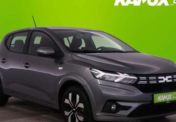 Dacia Sandero 8.488 km 16.670 &euro; Hamburg 22529