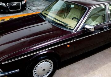 Jaguar Daimler 59.860 km 21.950 &euro; Hamburg 22085