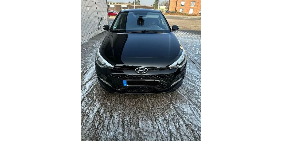 Hyundai i20 198.570 km 8.850 &euro; Elmshorn 25337