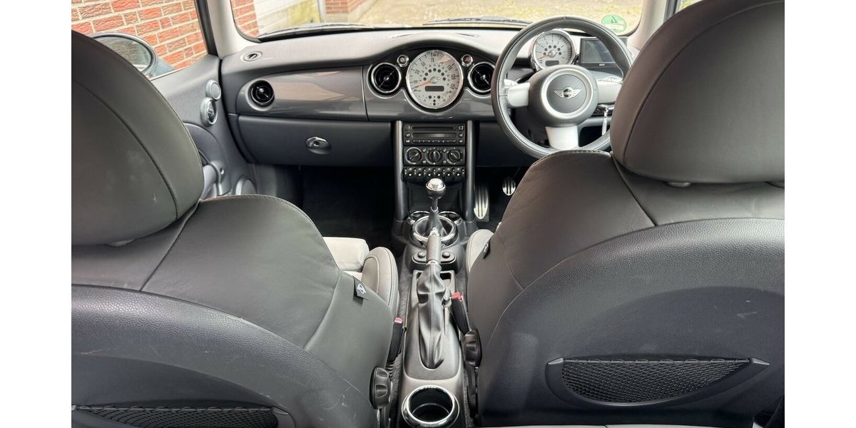 Mini Cooper S UnionJack foliert dt. Zulassung MwSt. !!! 104.177 km 7.999 &euro; Hamburg 22339