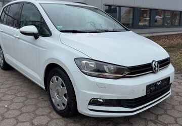 VW Touran 219.278 km 10.990 &euro; Hamburg 20539