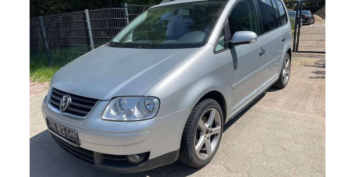 VW Touran 250.000 km 3.450 &euro; Norderstedt 22851