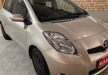 Toyota Yaris 125.300 km 4.650 &euro; Hamburg 21079