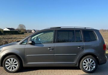 VW Touran 157.216 km 6.690 &euro; Hamburg 22045