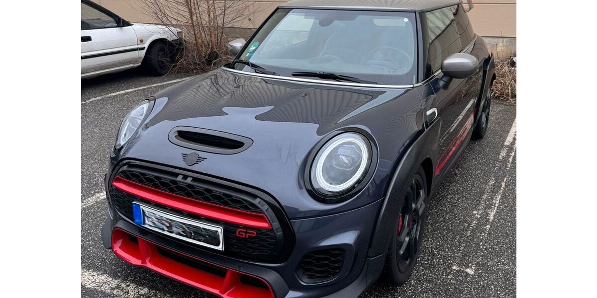 Mini John Cooper Works Coupé 60.000 km 37.900 &euro; Hamburg 22049