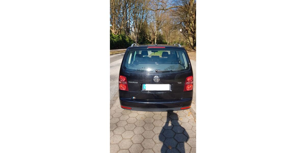 VW Touran 303.000 km 3.100 &euro; Hamburg 22177