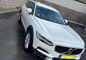 Volvo V90 Cross Country 107.000 km 21.990 &euro; Hamburg 22763