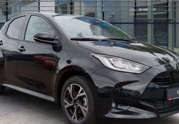 Toyota Yaris 1.403 km 24.950 &euro; Halstenbek 25469