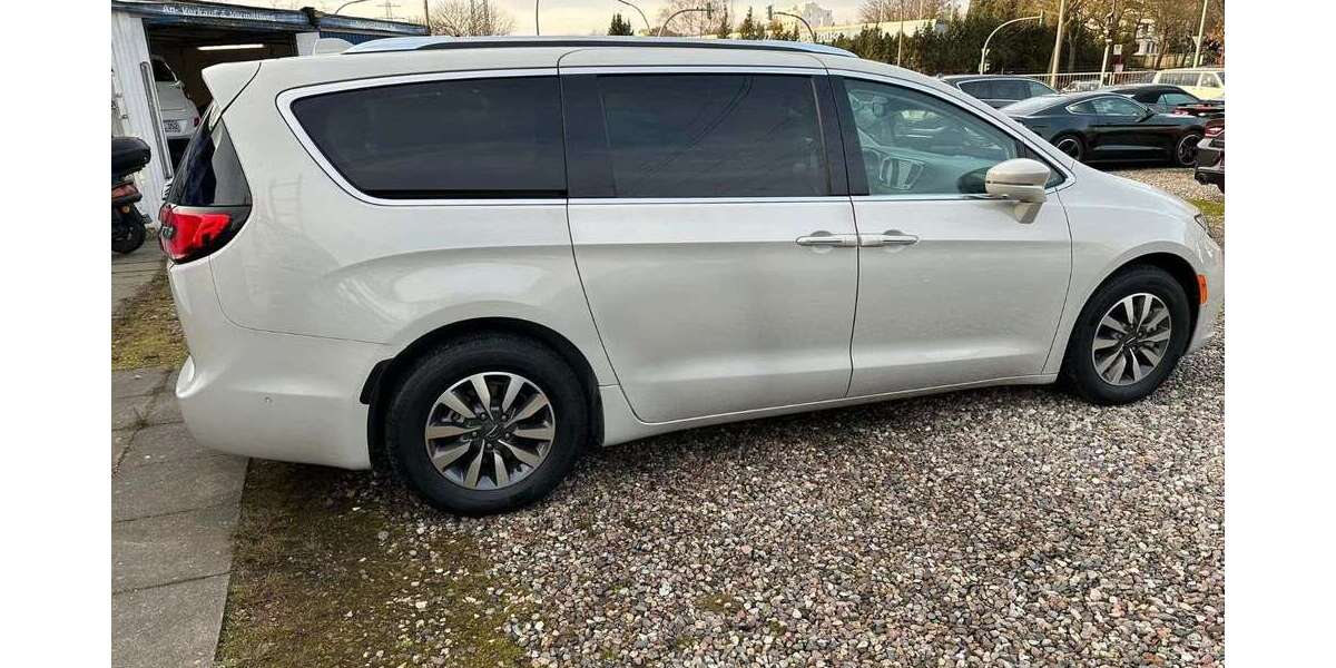 Chrysler Pacifica 114.000 km 39.999 &euro; Hamburg 22309