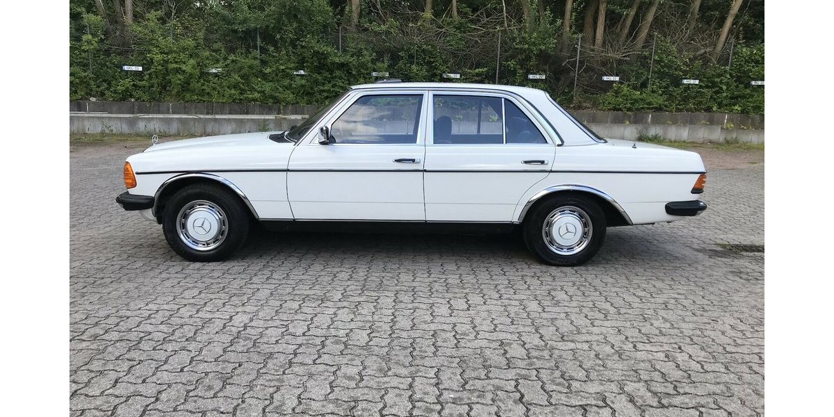 Mercedes-Benz 230 W123 Sanders Automat ABS AirBag SSD Velours 146.358 km 15.999 &euro; Hamburg 22339