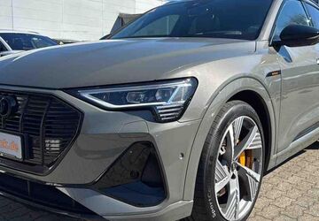 Audi e-tron 87.712 km 35.950 &euro; Hamburg 22047