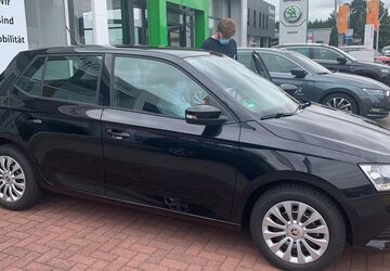 Skoda Fabia 49.900 km 10.800 &euro; Hamburg 20355