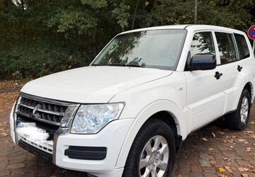 Mitsubishi Pajero 147.000 km 21.990 &euro; Hamburg 22523
