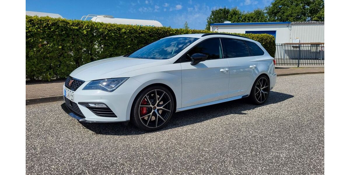 Seat Leon 23.211 km 28.600 &euro; Brande-Hörnerkirchen 25364