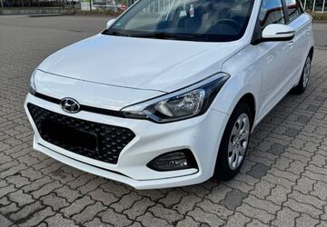 Hyundai i20 70.400 km 9.250 &euro; Hamburg 21033