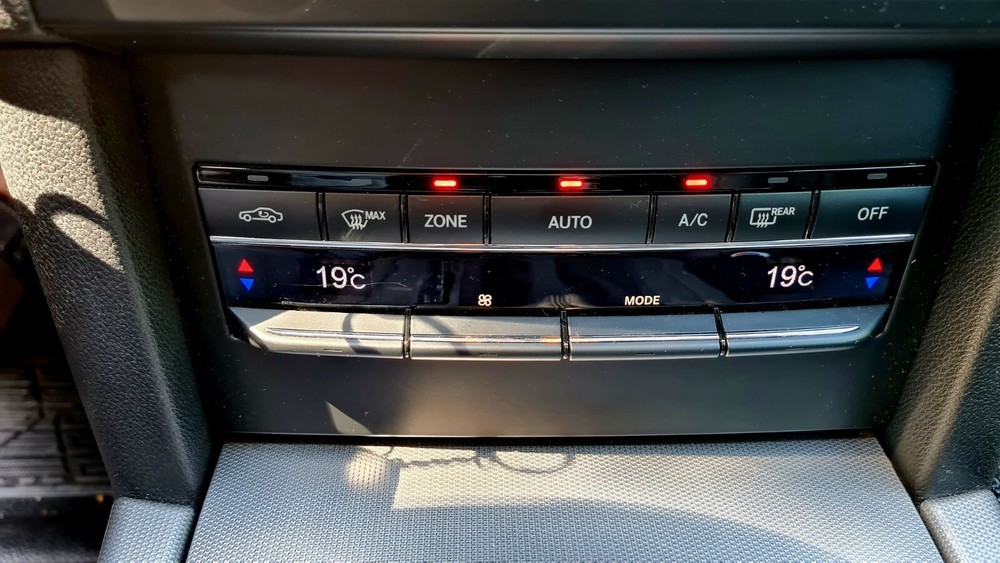 Mercedes-Benz E-Klasse 267.000 km 9.900 &euro; Hamburg 20038