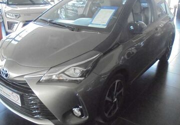 Toyota Yaris 40.529 km 14.590 &euro; Hamburg 22043