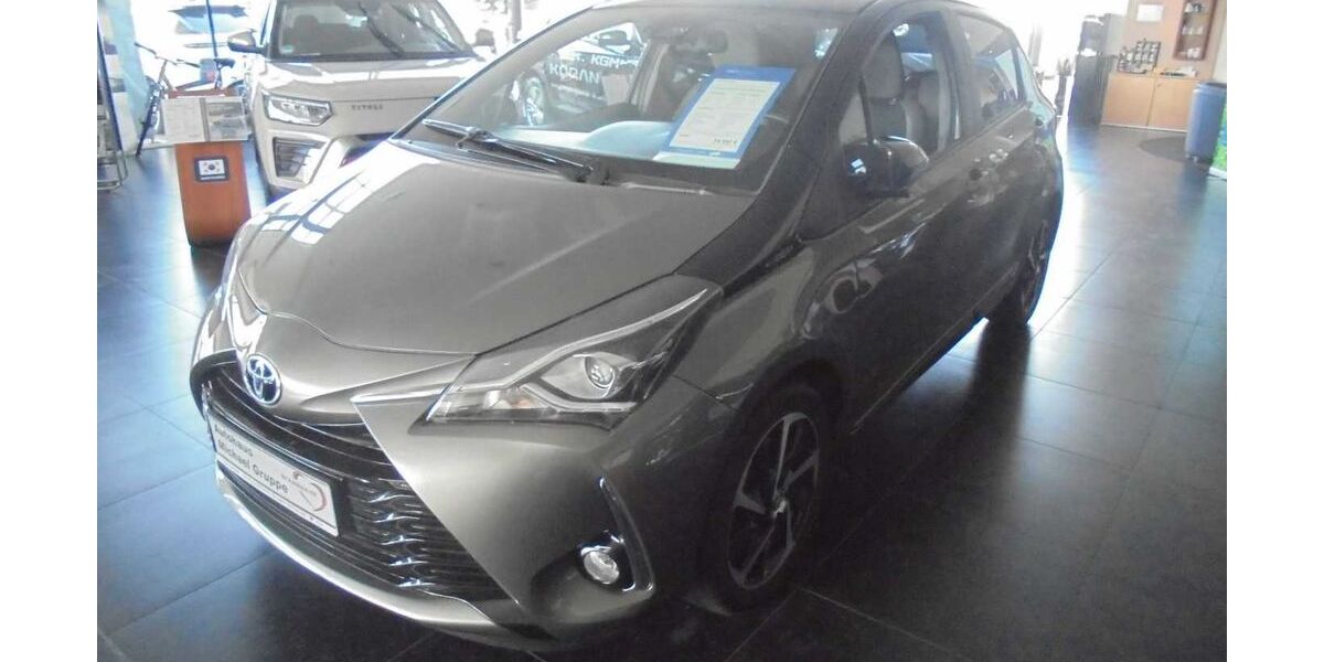 Toyota Yaris 40.529 km 14.590 &euro; Hamburg 22043