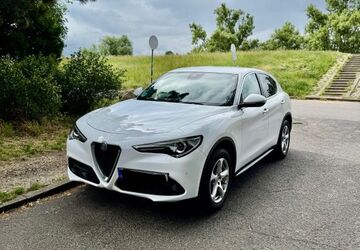 Alfa Romeo Stelvio 172.000 km 14.999 &euro; Hamburg 21073