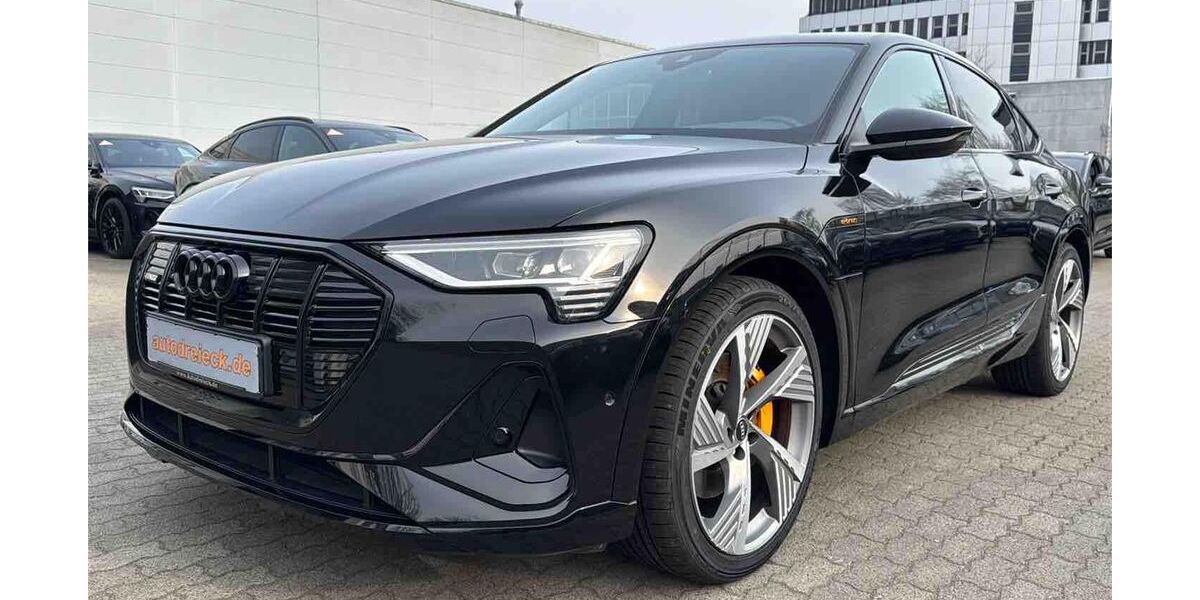 Audi e-tron 28.235 km 35.950 &euro; Hamburg 22047