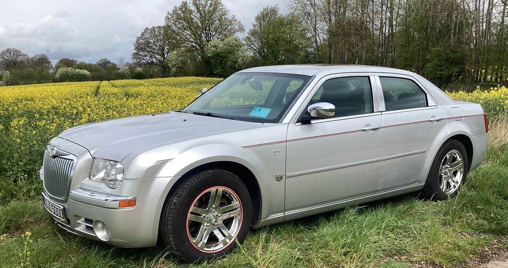 Chrysler 300C 198.000 km 7.800 &euro; Bargteheide 22941