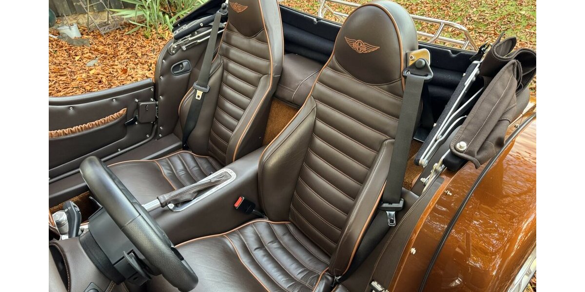 Morgan Plus 8 4.8 AERO8 GOLDFINGER 007 9.999 km 139.999 &euro; Hamburg 22339