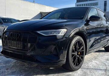 Audi e-tron 43.926 km 36.950 &euro; Hamburg 22047