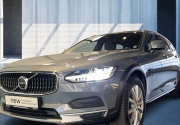 Volvo V90 Cross Country 93.317 km 33.890 &euro; Hamburg 22763