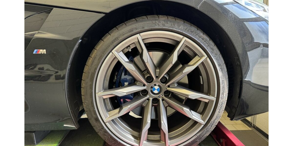 BMW Z4 M40 i 1. Hand kaum km Scheckheft 4.000 km 59.999 &euro; Hamburg 22339