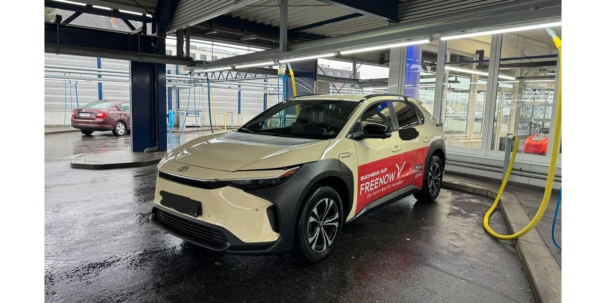 Toyota bZ4X 147.150 km 19.590 &euro; Hamburg 22589