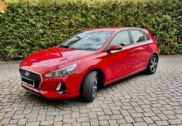 Hyundai i30 103.000 km 8.849 &euro; hamburg 22147